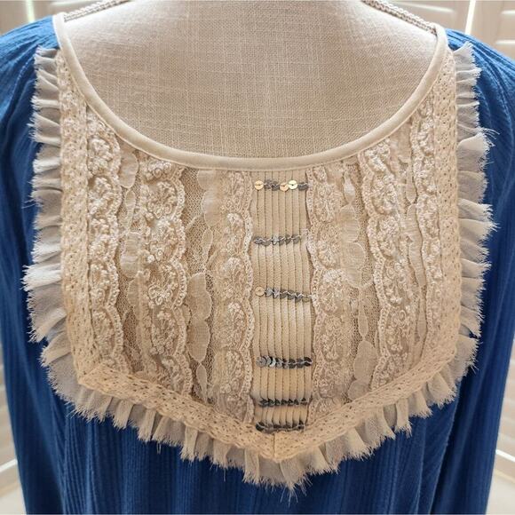 FREE PEOPLE BLUE SEQUIN  LACE TOP SIZE SMALL - Picture 4 of 7